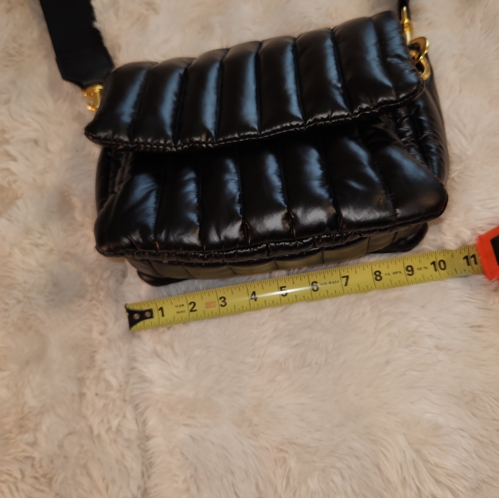 Think Royln Crossbody QShoulder Bag in Black - Picture 3 of 7